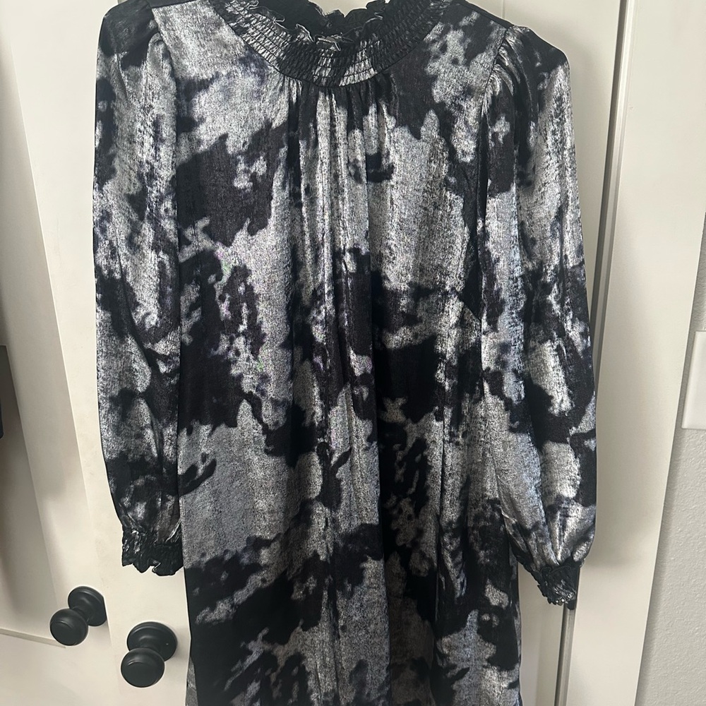Umgee Black and Silver Textured Top
